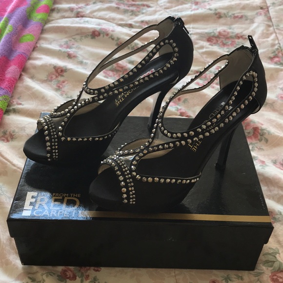 E. Live From The Red Carpet Shoes - Black studded heels HOT! 👠